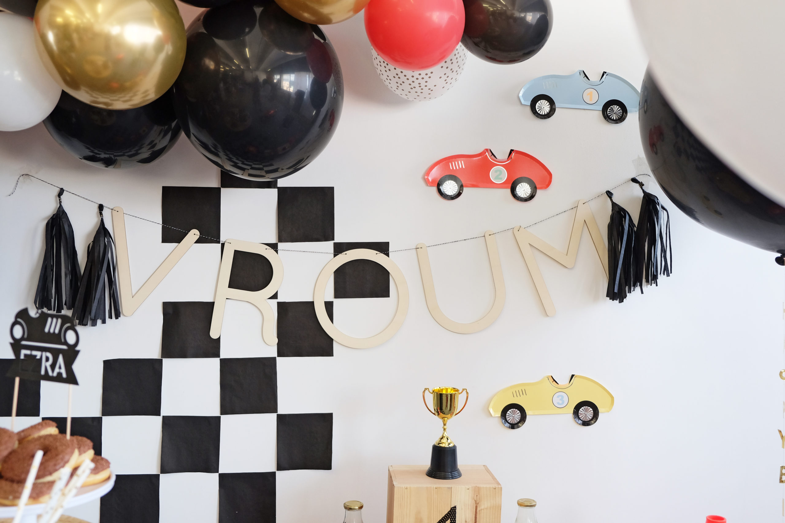 Un anniversaire voiture pour enfants - Blog de déco d'évènement